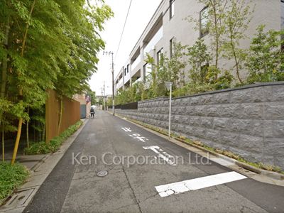 グランドメゾン上原コートの写真 前面道路