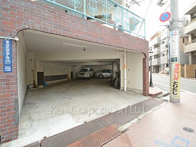ヒルズ池田山の写真 駐車場