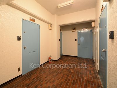 ヒルズ池田山の写真 共用廊下