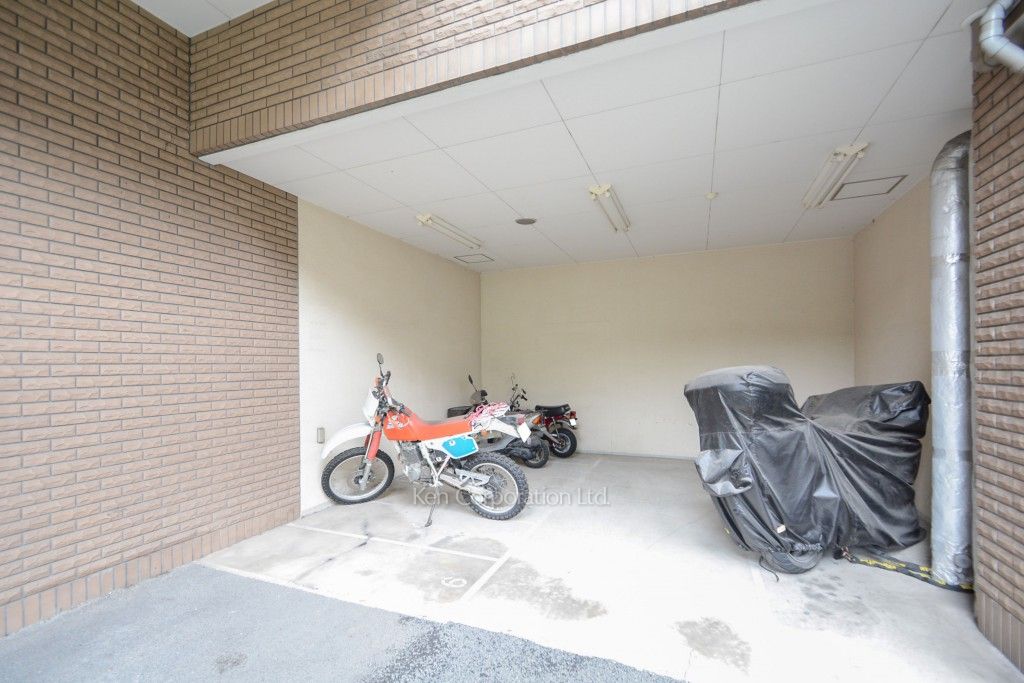  バイク置き場