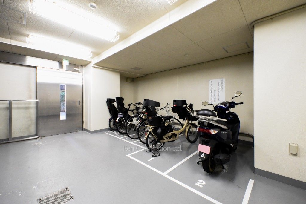 ザ・パークハウス日本橋浜町の写真 バイク置き場