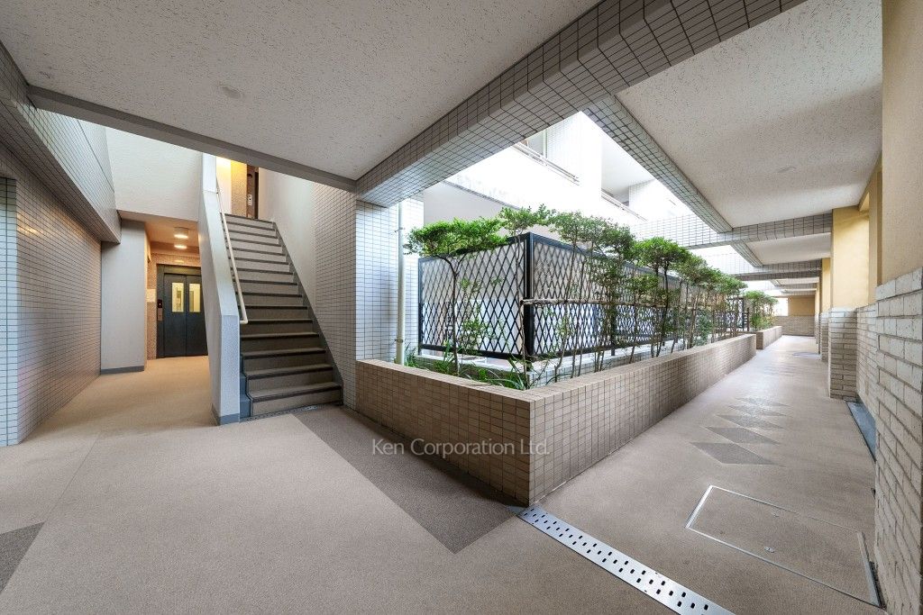 エスタードヒルズ代々木西原の写真 共用階段
