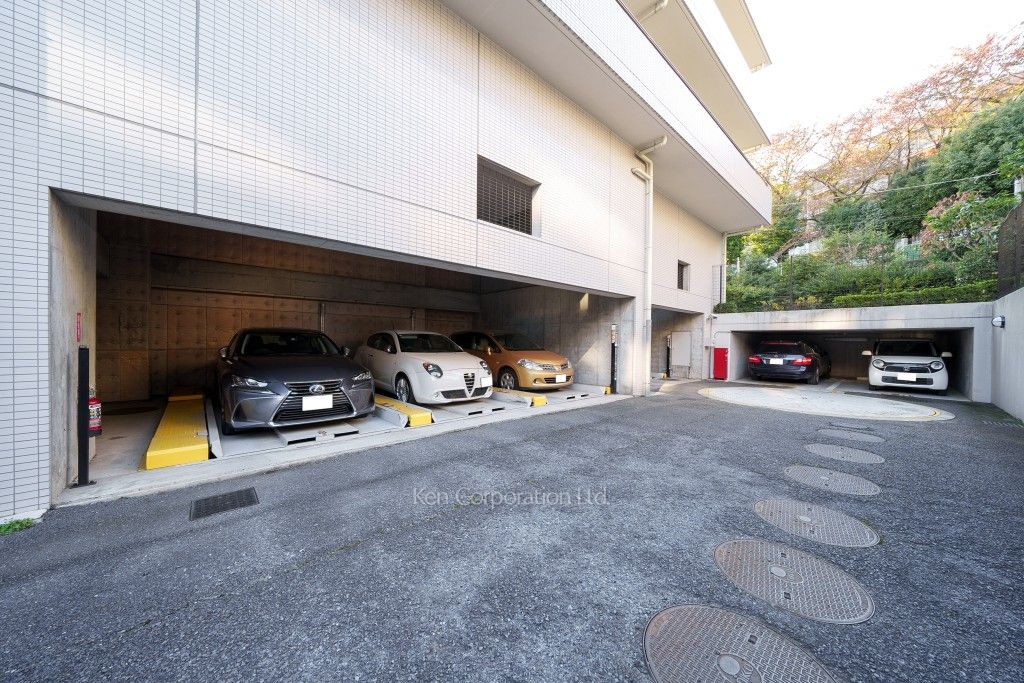 エスタードヒルズ代々木西原の写真 駐車場