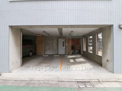 小林ポートハウスの写真 駐車場
