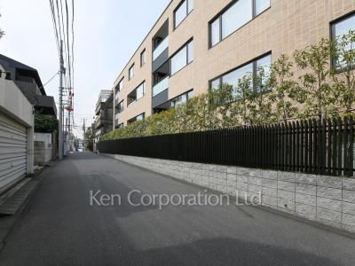 Brillia 高輪 The Courtの写真 前面道路