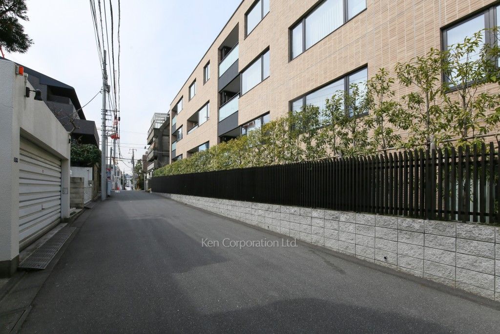 Brillia 高輪 The Courtの写真 前面道路