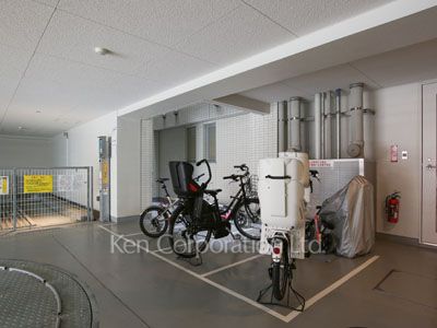 ピアース学芸大学の写真 駐輪場