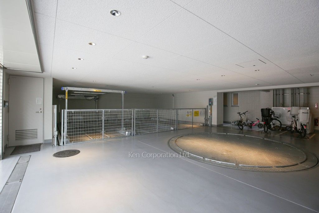 ピアース学芸大学の写真 駐車場