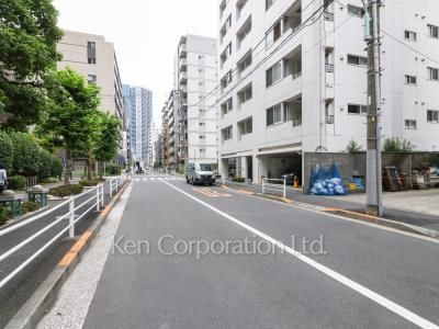 CELESTINOの写真 前面道路