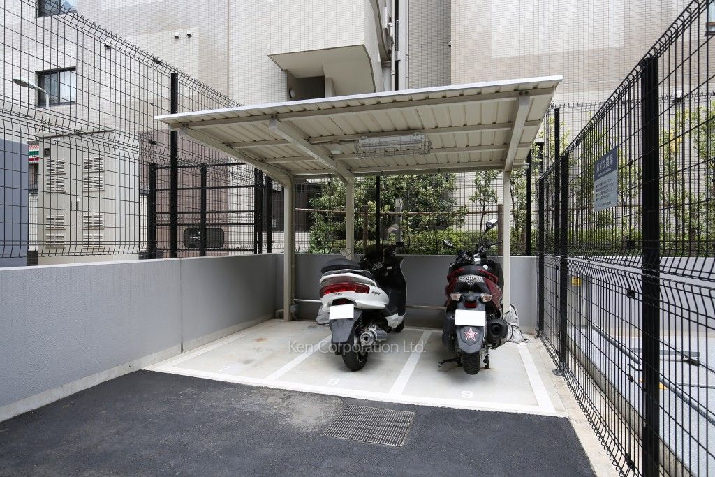  バイク置き場