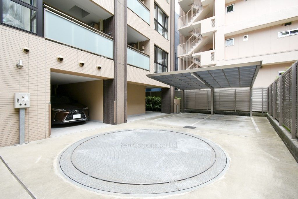 サンウッド赤坂丹後町の写真 駐車場