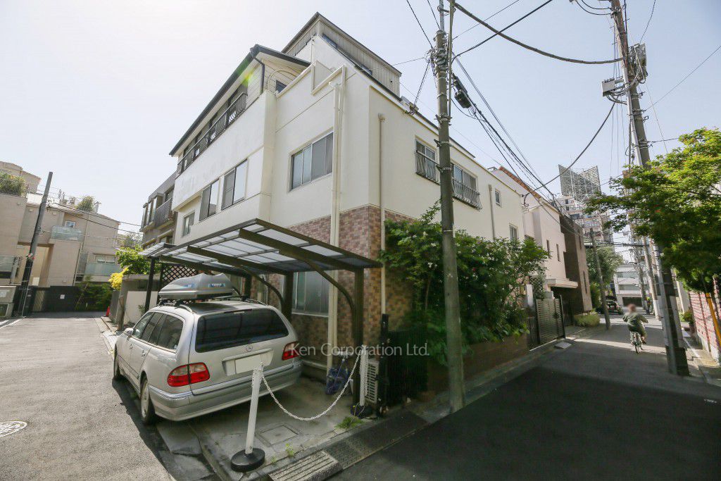 西麻布3丁目マンションの写真 外観ひき