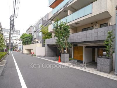 ザ・グランツ代々木参宮橋の写真 前面道路
