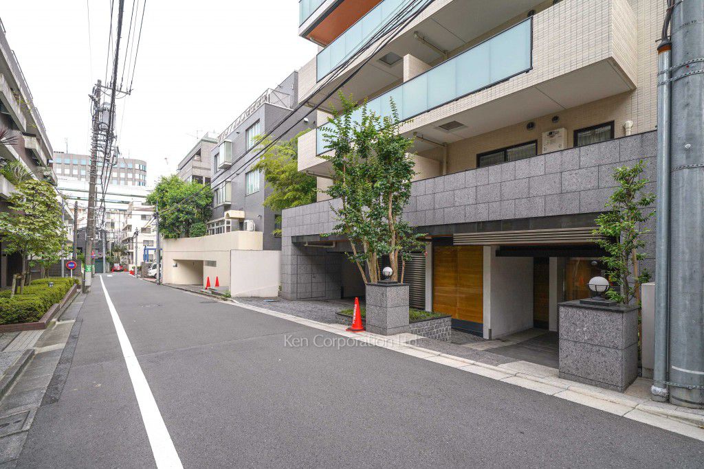 ザ・グランツ代々木参宮橋の写真 前面道路