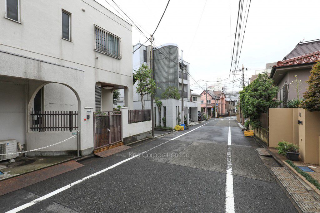 シュシュ都立大学の写真 前面道路