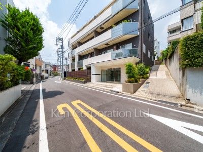 ジーエスグランド代々木上原の写真 前面道路