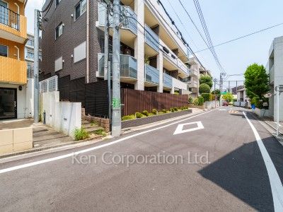 ジーエスグランド代々木上原の写真 前面道路