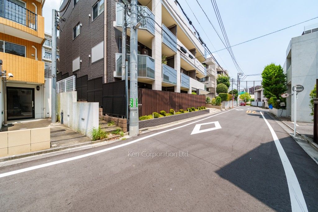 ジーエスグランド代々木上原の写真 前面道路