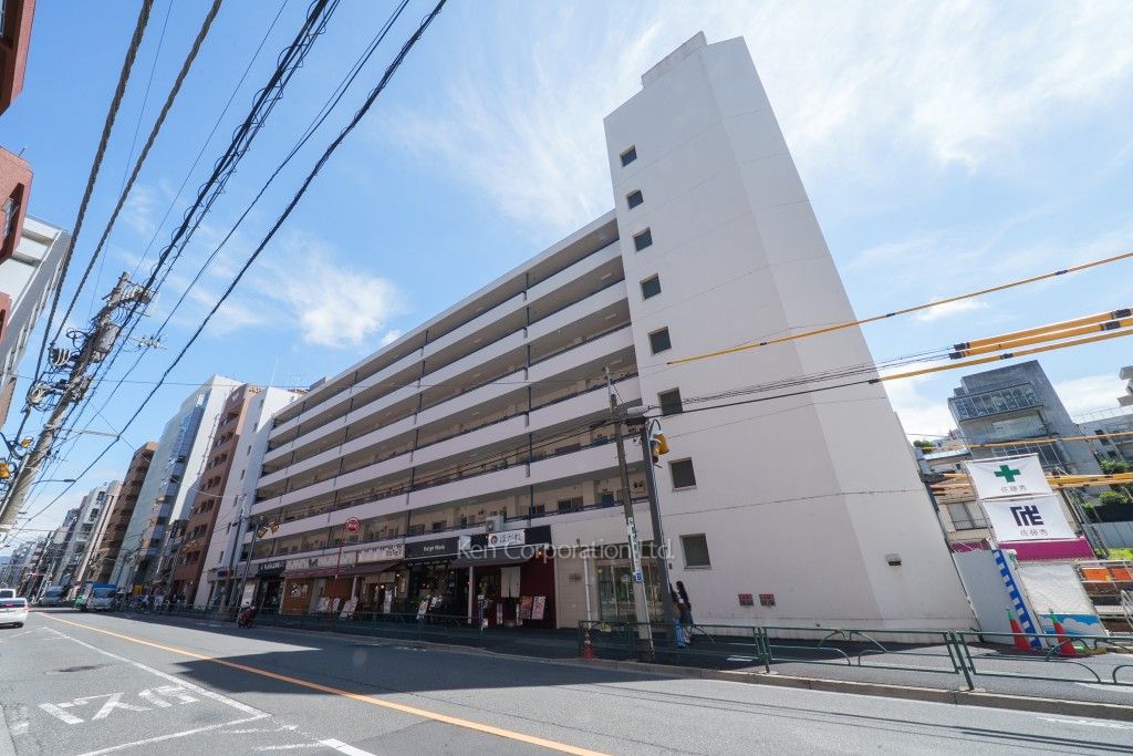 マンションニュー恵比寿の写真 外観ひき