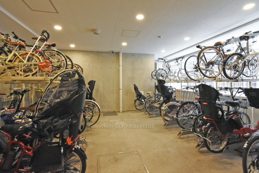 ブランズ市谷田町の写真 駐輪場