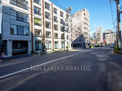 リビオメゾン代々木上原の写真 前面道路