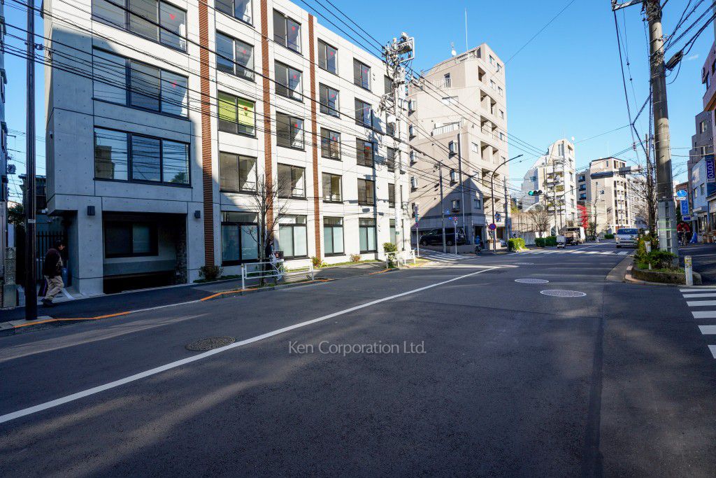 リビオメゾン代々木上原の写真 前面道路