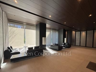 ブランズ六番町の写真 エントランス