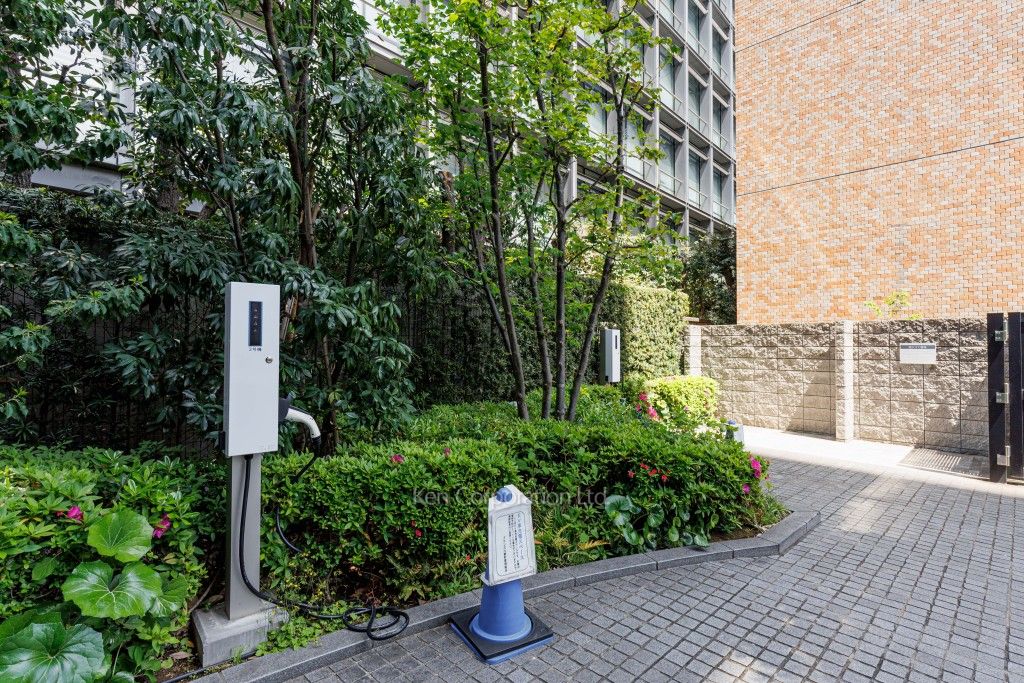 ブランズ六番町の写真 駐車場