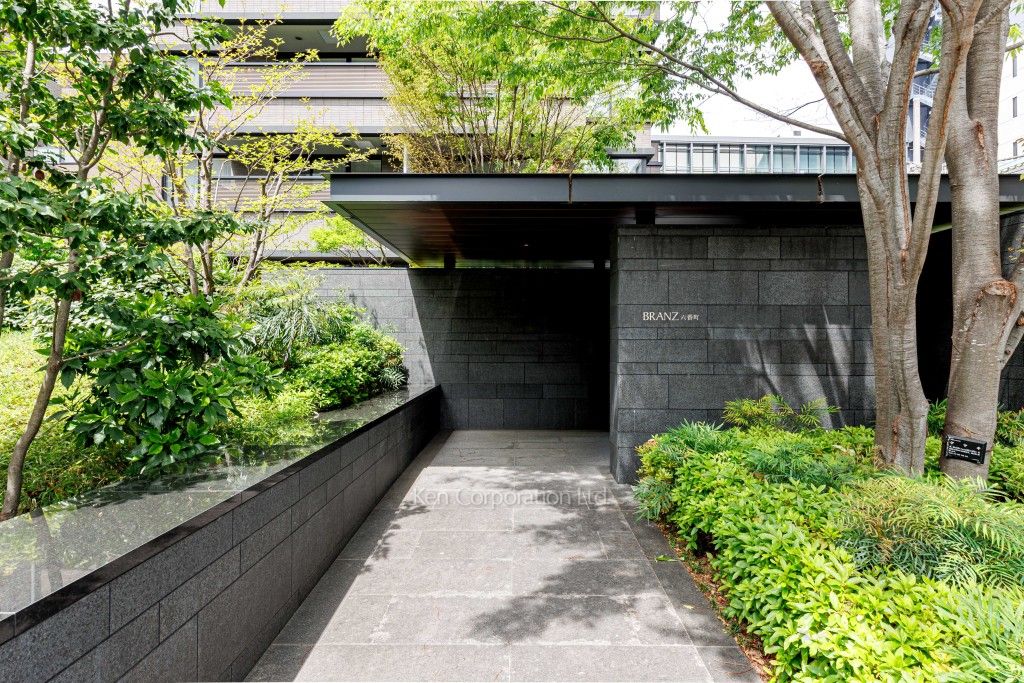 ブランズ六番町の写真 外観より