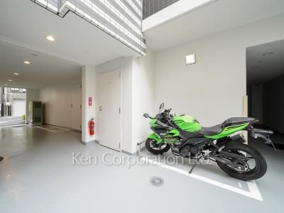  バイク置き場
