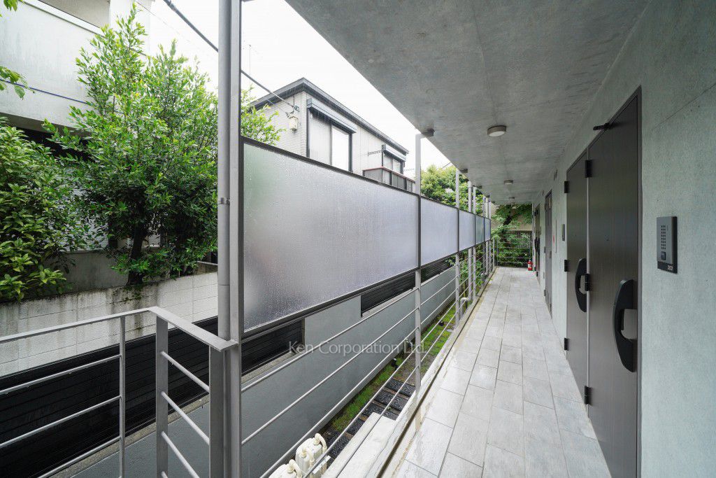 est Largo KOMAZAWAⅡの写真 共用廊下