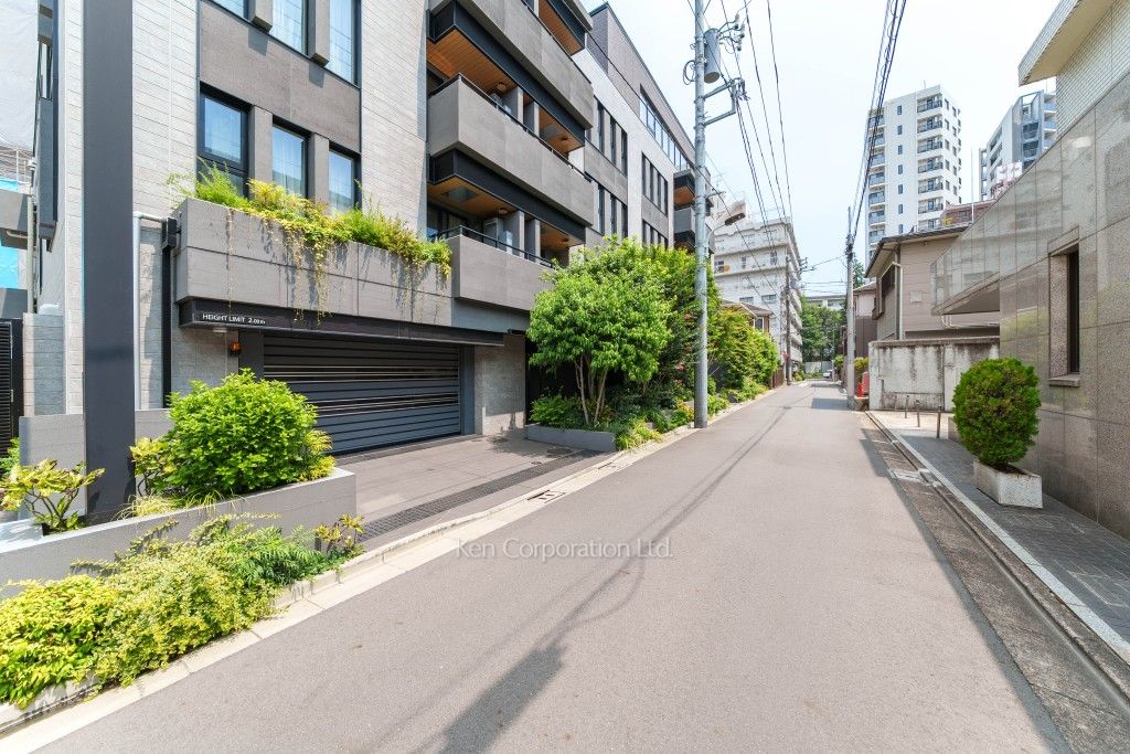 THE SANMAISON 白金台五丁目の写真 前面道路