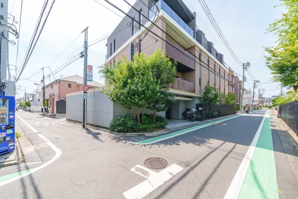 オープンレジデンシア代々木上原の写真 前面道路