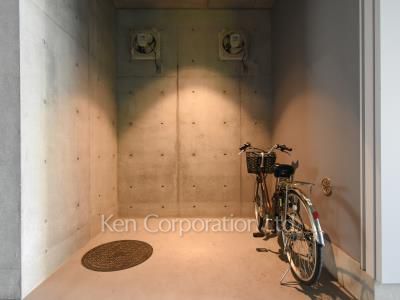 鶯啼居の写真 駐輪場
