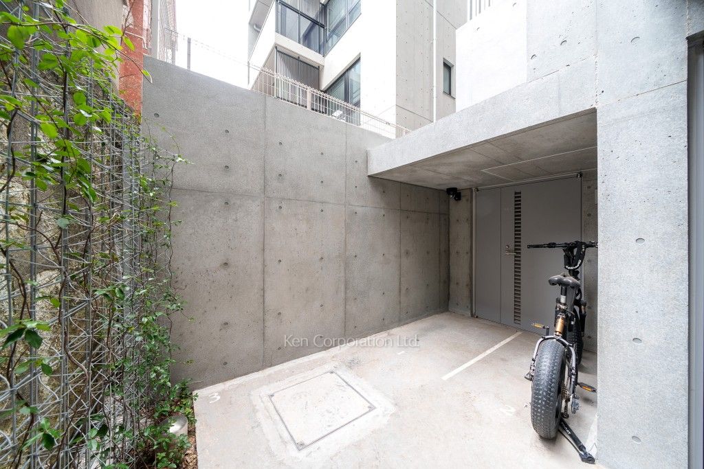  バイク置き場