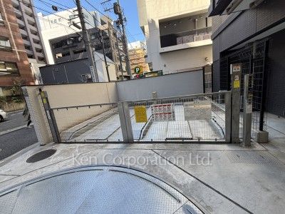 アトラス市ヶ谷の写真 駐車場