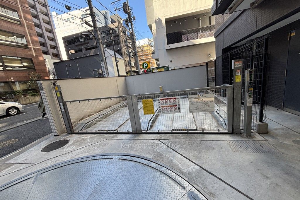 アトラス市ヶ谷の写真 駐車場