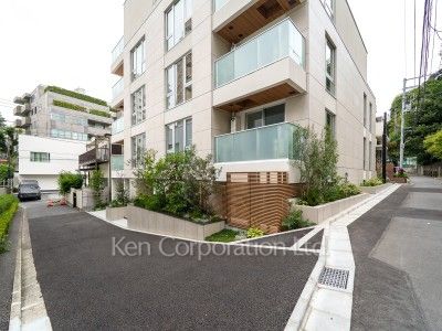 イプセ白金の写真 前面道路