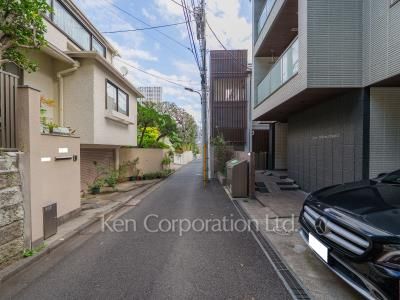 Lucir Shirokanedaiの写真 前面道路