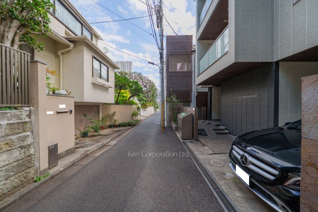 Lucir Shirokanedaiの写真 前面道路