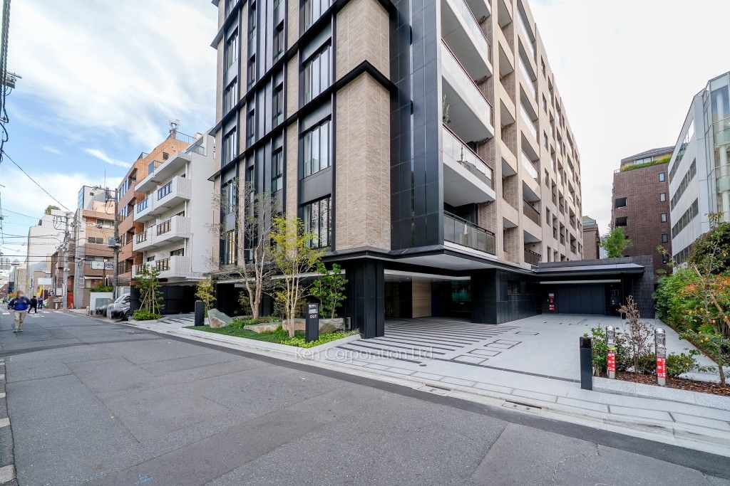 ザ・パークハウス千代田六番町の写真  前面道路