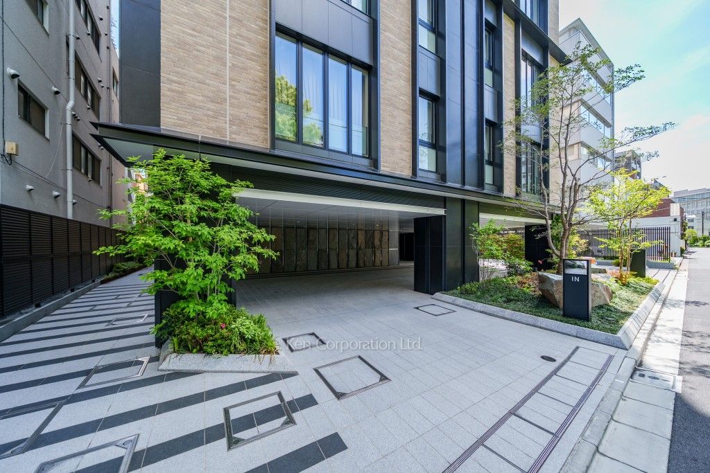 ザ・パークハウス千代田六番町の写真  車寄せ