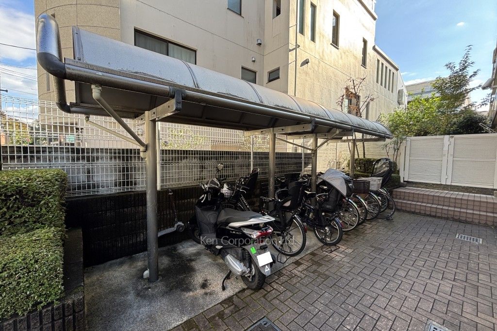 プリンスハイツ市ヶ谷の写真 駐輪場