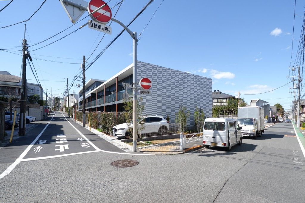 アジールコート都立大学の写真 前面道路