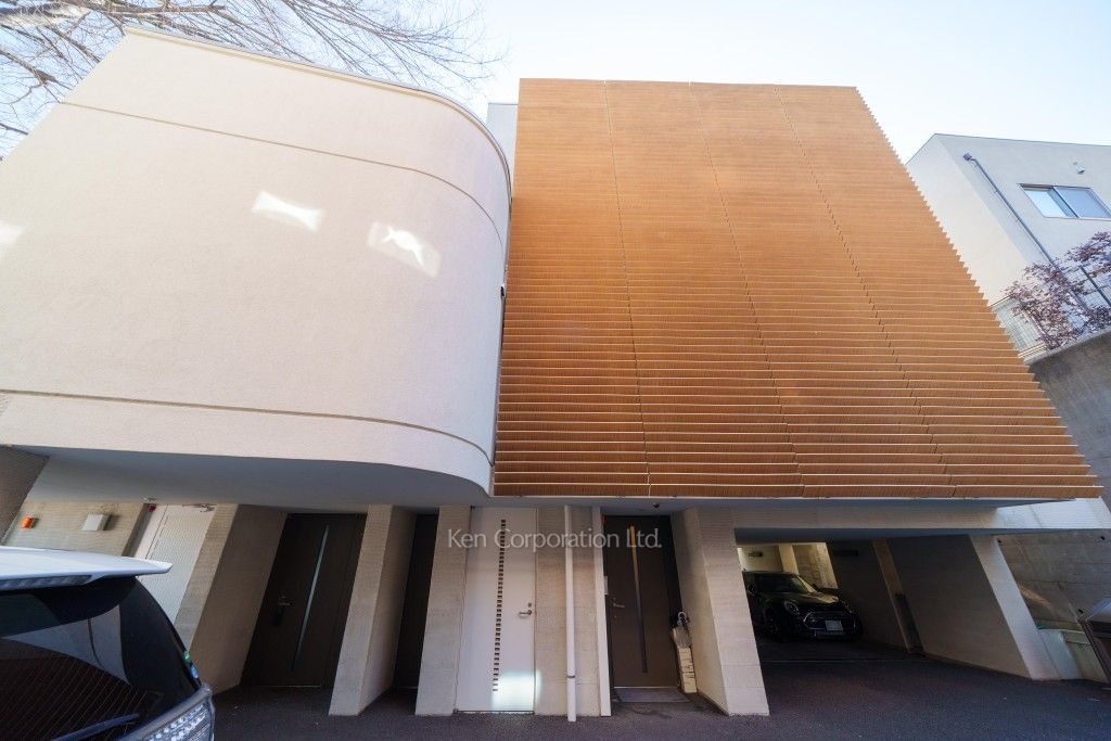 QUADPLEXの写真 外観ひき