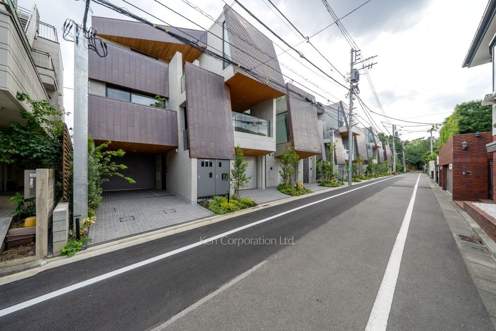 THE GRANDUO HANEGIの写真 前面道路