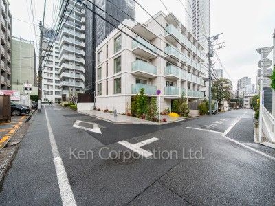 イプセ白金台の写真 前面道路