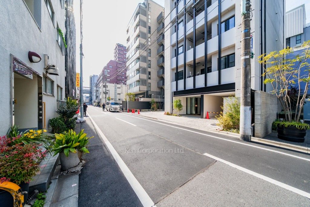 リビオメゾン西麻布の写真  前面道路