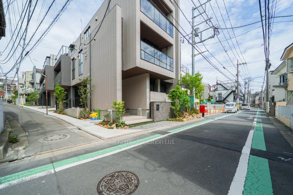 ASK中目黒の写真  前面道路