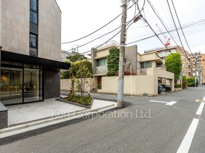 GLOBE NISHIAZABUの写真 前面道路